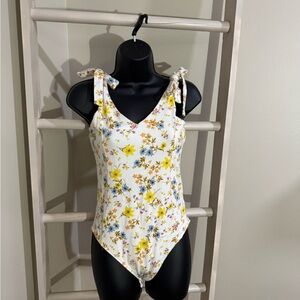 Old Navy Floral Print Ribbed Bodysuit